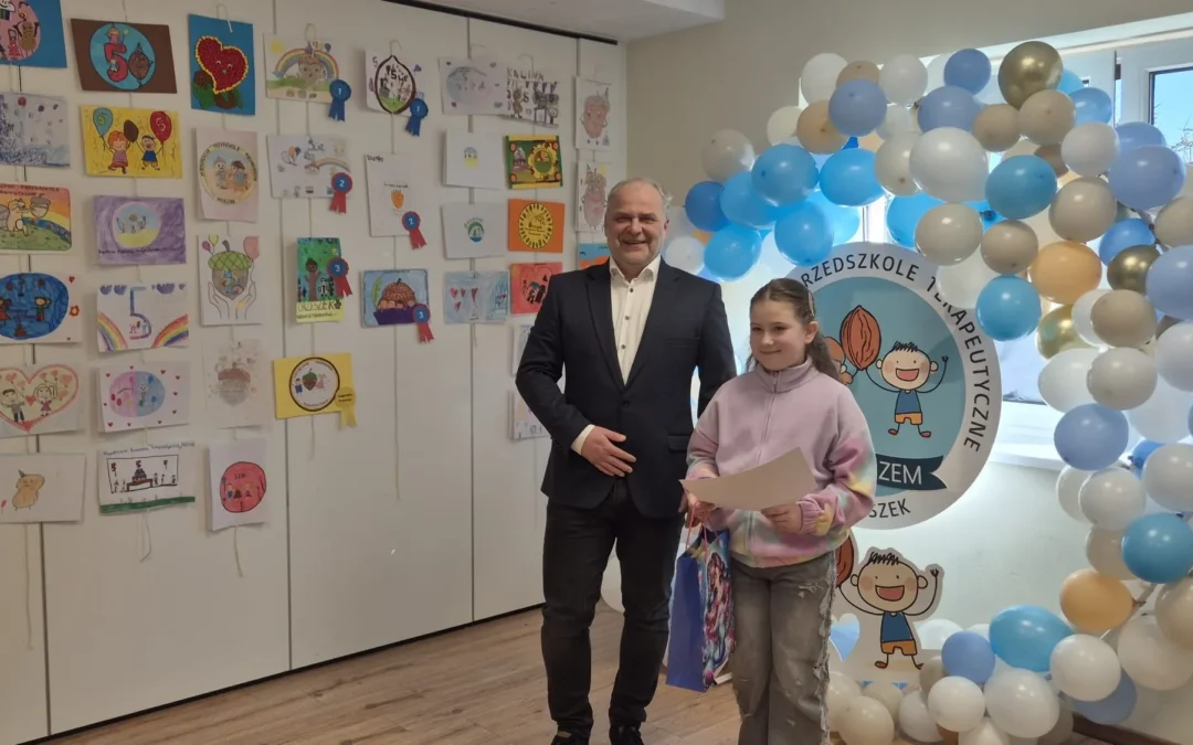 Wręczenie nagród w konkursie na urodzinowe logo przedszkola